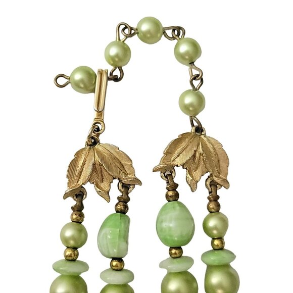 Trifari Green Glass Plastic Bead Necklace Shepherd's Hook Clasp Necklace, Signed - Picture 4 of 8